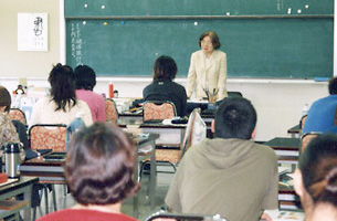 本校校長による教室での講義 本校校長による教室での講義