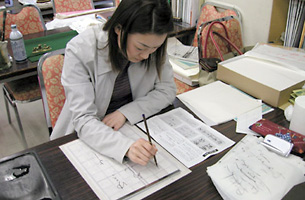 一文字一文字丁寧に書いていきます 一文字一文字丁寧に書いていきます