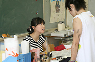 高校での授業の様子 高校での授業の様子